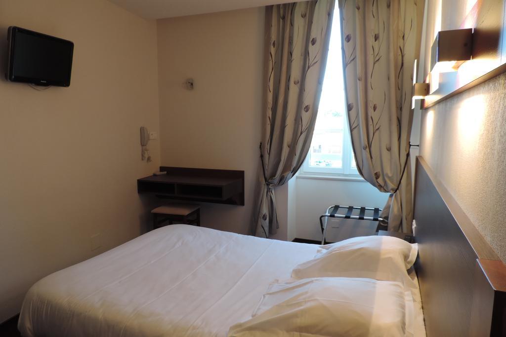 Hotel De France Espalion Luaran gambar
